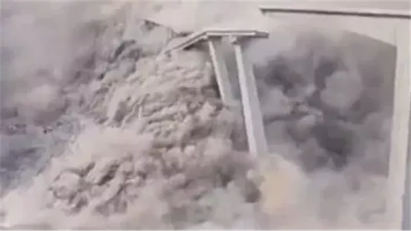 انهيار جسر - أرشيفية