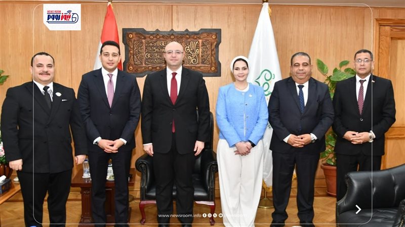 محافظ الفيوم يستقبل
