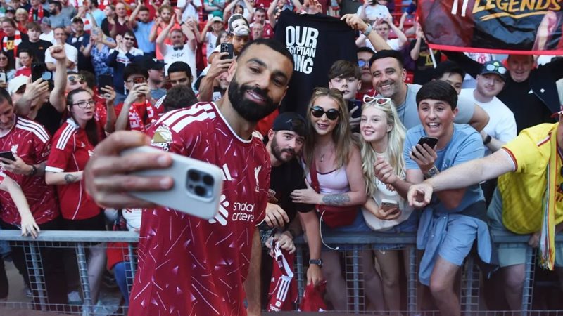 محمد صلاح مع جماهير