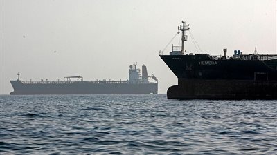 بلومبرج: الجيش الأمريكي يستعد لتنفيذ عملية عسكرية لاستهداف سفن زرع الألغام