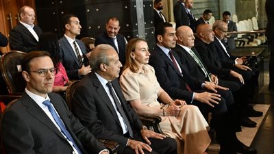 وزير الشباب والرياضة يؤازر منتخب مصر فى وديته أمام نظيره الروسي