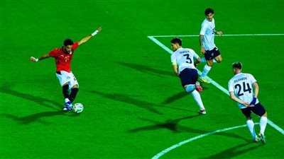 منتخب مصر يتقدم على روسيا بالهدف الأول عن طريق مصطفى زيكو