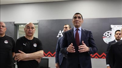 أرفعوا راسنا.. رسائل حماسية من وزير الرياضة لنجوم المنتخب قبل كأس العالم