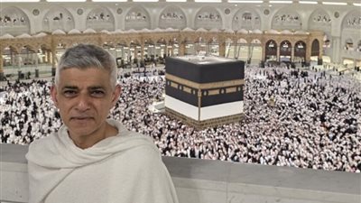عمدة لندن يؤدي فريضة الحج ويصفها بتجربة مغيرة للحياة