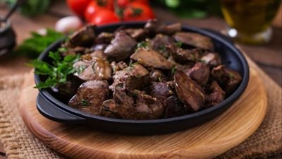 الكبدة المحمرة بالبهارات..تتميز بنكهاتها الغنية وتوابلها الشهية 
