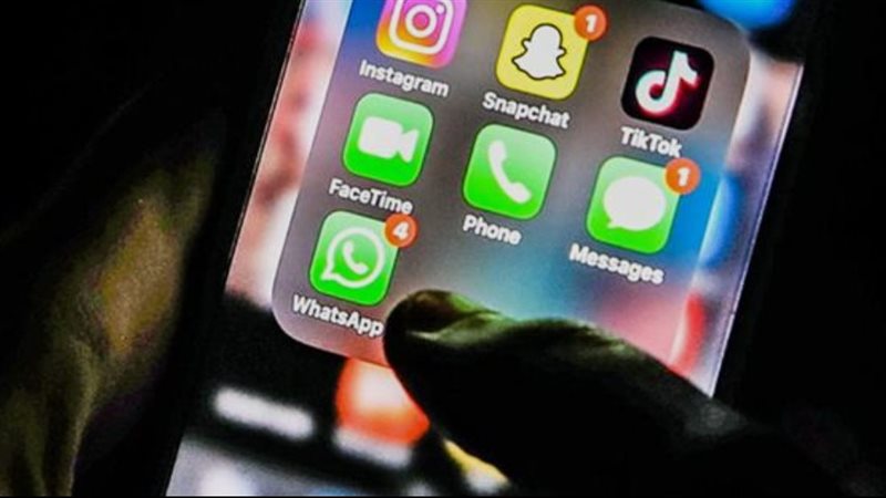 عمالقة التواصل الاجتماعي
