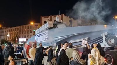 27 رجب بمدى 700 كيلومتر.. إيران تكشف عن زورق هجومي جديد مزود بصواريخ كروز