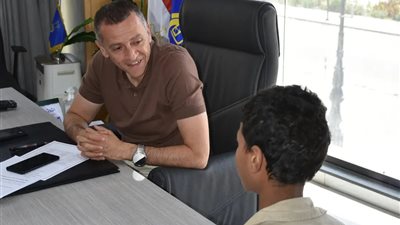 محافظ أسوان يصدر توجيهات عاجلة لتلبية مطالب 30 مواطن والتخفيف عنهم