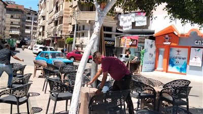 حملات مكثفة لرفع الإشغالات وتحقيق الانضباط بشوارع مدينة دمياط