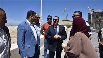محافظ بورسعيد يتفقد موقع حريق كافتيريا بالشاطئ ويوجه بتشكيل لجنة لفحصها