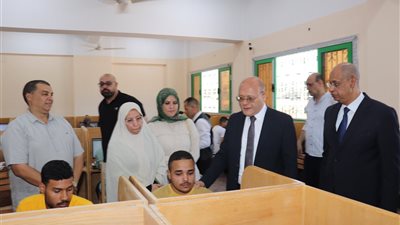 رئيس جامعة سوهاج يطمئن على سير أعمال امتحانات الفصل الدراسي الثاني 
