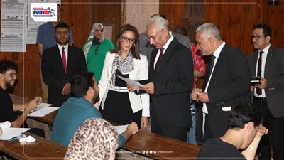 رئيس جامعة المنيا يتفقد لجان امتحانات نهاية العام بالكليات المختلفة 