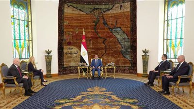 خلال لقائه وفدًا أمريكيًا..السيسي يشدد على دعم المفاوضات وخفض التصعيد بالمنطقة