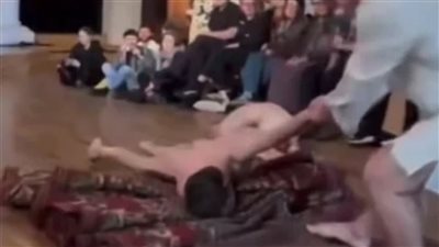 أولاد عراة.. عرض فني داخل كنيسة في لاتفيا يثير موجة انتقادات