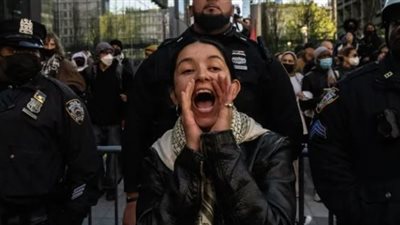 مونايا طليبة: جيل زد الرقم الصعب في انتخابات الكونجرس ومصدر إرباك للحزبين 