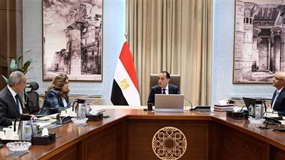 رئيس الوزراء يتابع موقف تنفيذ المشروعات التنموية والخدمية بمحافظة الإسكندرية