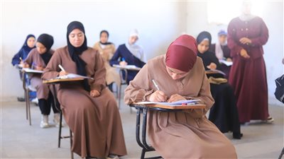 للمرة الأولى منذ الحرب.. طلاب الثانوية الأزهرية في غزة يؤدون امتحاناتهم حضوريا