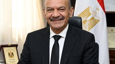 محافظ السويس يطلق قافلة بيطرية مجانية بعيون موسى لدعم مربي الثروة الحيوانية 