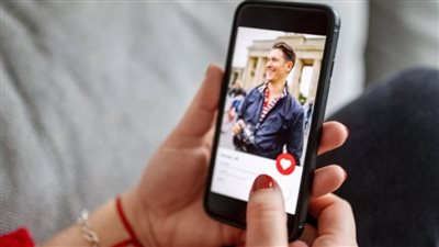 في أربع خطوات.. كيف تحمي نفسك من خداع تطبيقات المواعدة؟