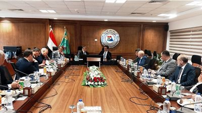 تخصيص أراضى لإقامة مناطق استثمارية للنباتات الطبية والعطرية ببنى سويف