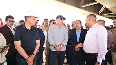 وزير الري يبحث مع نواب المنيا ملفات مياه الشرب والري واستثمار أملاك الدولة