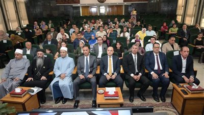 محافظ الغربية يكرم الأمهات المثاليات ويؤكد: المرأة المصرية أساس بناء الوطن