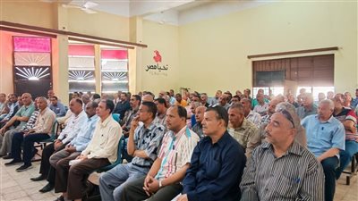 مدير تعليم قنا يواصل لقاءاته المكثفة مع رؤساء اللجان والمراقبين الأوائل