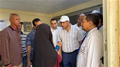 محافظ قنا: إحالة رؤساء قريتي الكلالسة وخزام للتحقيق لتقاعسهم فى إزالة الإشغالات