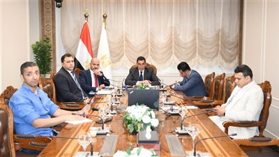 وزير الشباب والرياضة يلتقي مسؤولي شركة دافينج الصينية لبحث التعاون