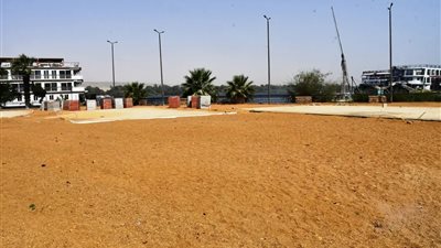 محافظ أسوان يتابع مشروع ملاعب البادل ويوجه بسرعة الإنجاز لدعم السياحة والرياضة