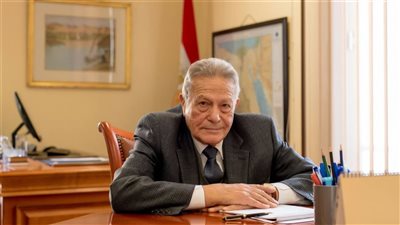 السفير عبد الرؤوف الريدي يقود مكتبة مصر العامة نحو التحول الأخضر