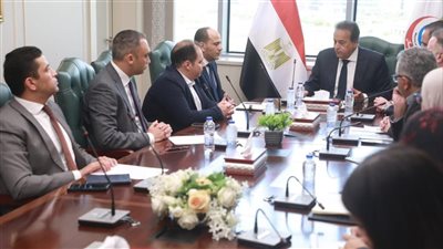 لدعم التحول الرقمي.. وزير الصحة يستعرض المشروعات الإنشائية مع شركتي STM وRVG