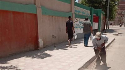استعدادا لامتحانات الشهادة الإعدادية.. تكثيف النظافة بمحيط مدارس بكفر الدوار