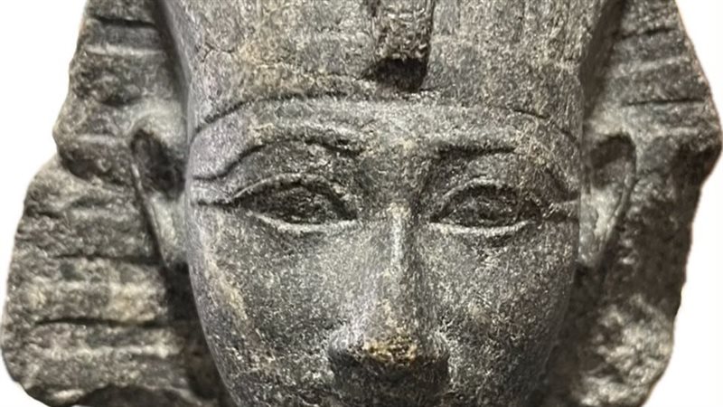قطعة أثرية مستردة 