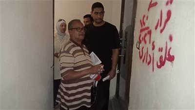تنفيذ قرارات غلق وتشميع عيادات ومراكز علاج طبيعي مخالفة بحي السويس