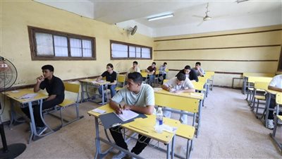 وكيل الأزهر يتفقد امتحانات الثانوية ويؤكد: توفير أقصى درجات الرعاية للطلاب