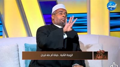«اللاعب 3 زوجات والمدرب 4».. شيخ يُعطي نصائح للفوز بكأس العالم 