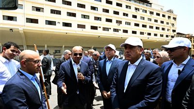 رئيس الوزراء يتفقد هيئة النقل العام بالقاهرة لمتابعة المنظومة المطورة