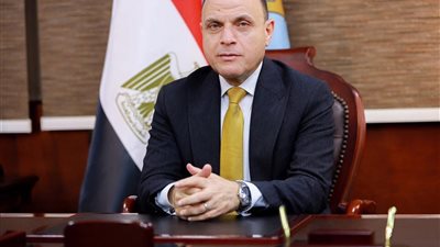محافظ الغربية يتفقد أعمال رصف وتطوير شارع الجلاء بحي أول المحلة