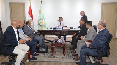وزير الزراعة يبحث مع شعبة «بيض المائدة» آليات دعم المنتجين