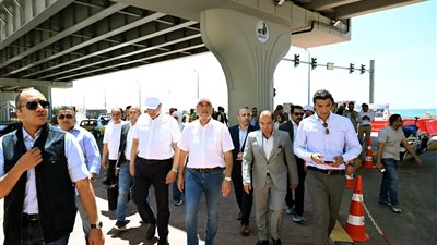 رئيس الوزراء يفتتح أعمال توسعة الكورنيش شرق مدينة الإسكندرية