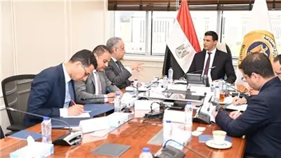 وزير الصناعة يبحث مع رجال الأعمال تعزيز التكامل الصناعي والتجاري الإفريقي