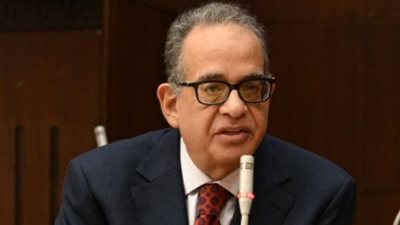 طارق عبد العزيز يطالب بتوضيح حول خطة استدامة مشروعات حياة كريمة وصيانتها