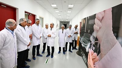 باستثمارات 6 ملايين دولار.. رئيس الوزراء يتفقد مصنع 