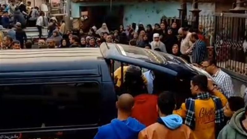 المئات يودعون ضحايا مذبحة سيف الدين بدمياط في جنازة مهيبة