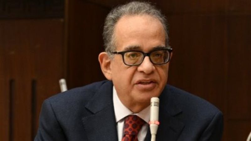 النائب طارق عبد العزيز