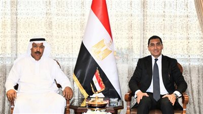 وزير الشباب والرياضة يلتقي رئيس الاتحاد المصري للهجن 