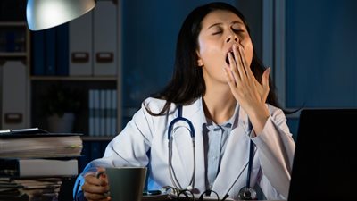 «احذروا الشيفت الليلي».. ‏اكتشاف سبب غير متوقع لمشكلات المفاصل