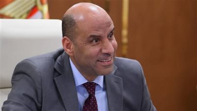 وزير العمل يعلن توفير 1590 وظيفة بـ36 شركة في 11 محافظة