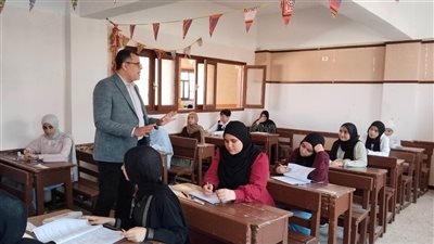 وكيل تعليم دمياط يتابع امتحانات الإعدادية بكفر سعد ويؤكد انتظام اللجان